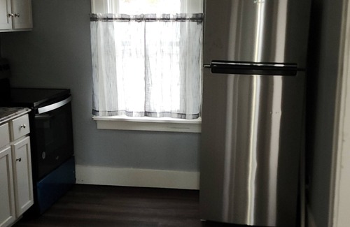 Omaha Apartment | Great location Close to downtown, interstate, zoo, UNO, UNMC, Shopping and more.