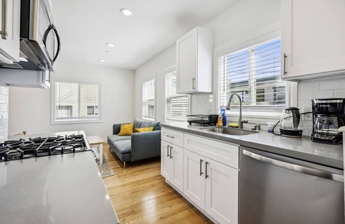 South Berkeley Apartment | Great Location! Comfy 3 beds! nr UCB/Freeway/Bart