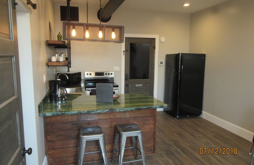 Metropolis Apartment | Great location in the Historic Downtown of Metropolis, Home of Superman