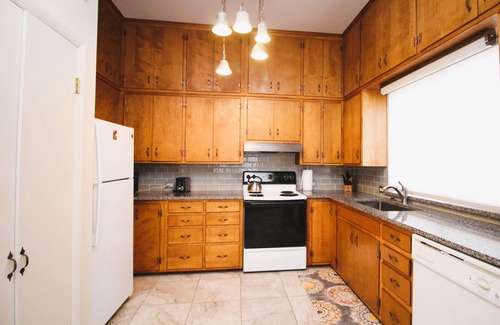 Ouray House | GREAT LOCATION- IN TOWN- 1 BLOCK TO MAIN- WALK TO EVERYTHING