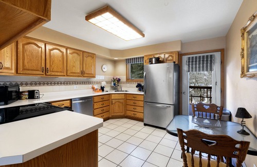 Ouray House | Great Location in Town Ouray - On the River - Affordable - Pet Friendly