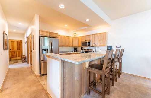 Warrior's Mark Condo | Great Location in Breck, Walk to Main Street! Private Hot Tub and Fireplace