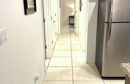 McAllen Apartment | Great location near airport, shopping center, hospitals, expressway, comfort.