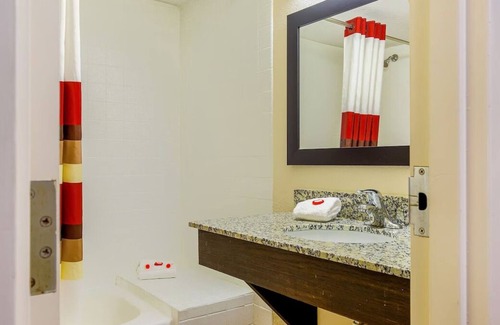 Moline House | Great Location Near Center for Belgian Culture! Pets are Allowed, Free Parking