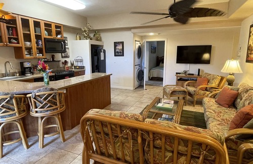 Kahaluu Bay Condo | Great Location - Snorkel, Surf & Sunsets!