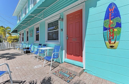 Bradenton Beach Condo | * GREAT LOCATION 3 BLKS TO BEACH! Anna Maria Island