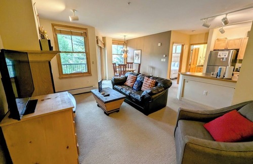 River Run Condo | Great Location! Walk to Slopes, Dining, Shops!
