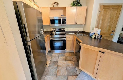 River Run Condo | Great Location! Walk to Slopes, Dining, Shops!