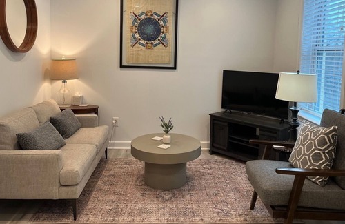 The Palisades Apartment | Great location with king size bed and parking