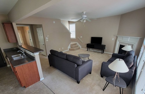 Suwanee House | Great looking property for rent and in prime location!