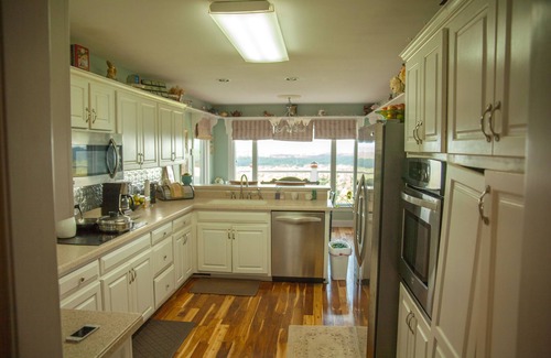 Cleveland House | Great Mountain View!