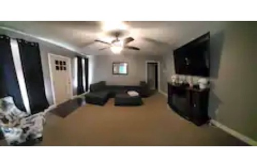 Laurens House | Great neighborhood 3 miles from downtown Laurens.