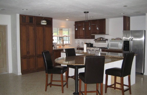 Laurel House | Great Nokomis Location, Minutes to The Beach, Winter Availability