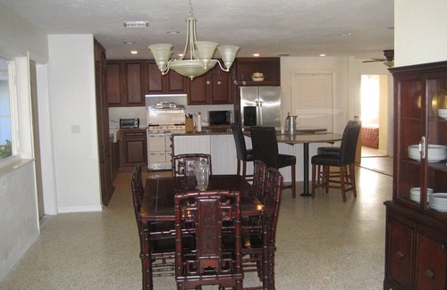 Laurel House | Great Nokomis Location, Minutes to The Beach, Winter Availability