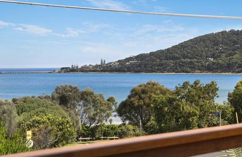 Lorne Apartment | Great Ocean View - Views With A Great Location
