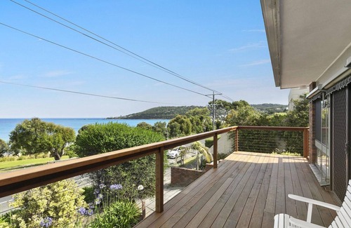 Lorne Apartment | Great Ocean View - Views With A Great Location