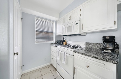 Balboa Peninsula Apartment | Great Oceanfront Second Floor Unit