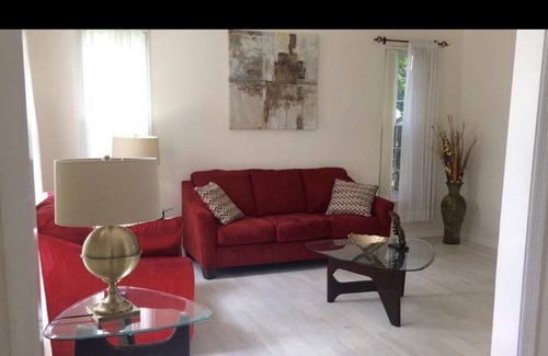 Franconia House | GREAT PLACE TO CALL HOME AT A GREAT LOCATION