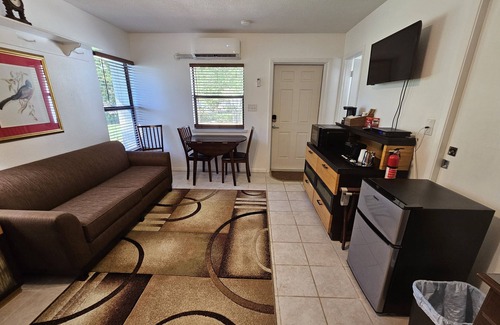 Lakeland House | Great quiet and comfortable, South Central Lakeland location.