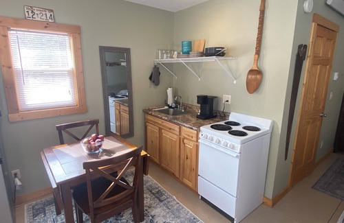 Custer Cabin | Great Quiet Location! Close to all the Attractions.