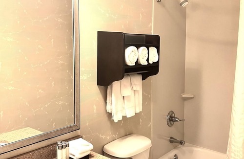 Koreatown Hotel | Great Relaxing Overnight Stay! 2 Comfortable Units, Pet-friendly Property