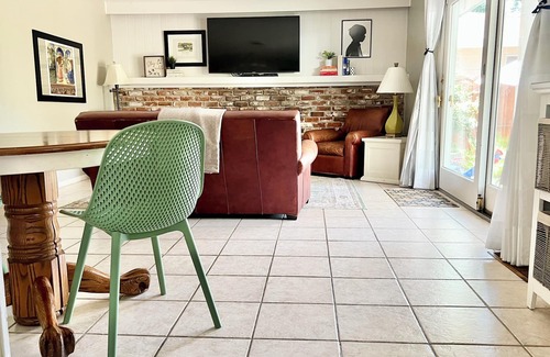 Carmichael House | Great retreat on a peaceful street!