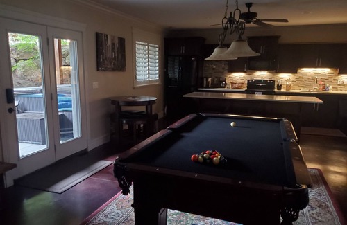 White City Apartment | Great Sandy apartment with hot tub and pool table!