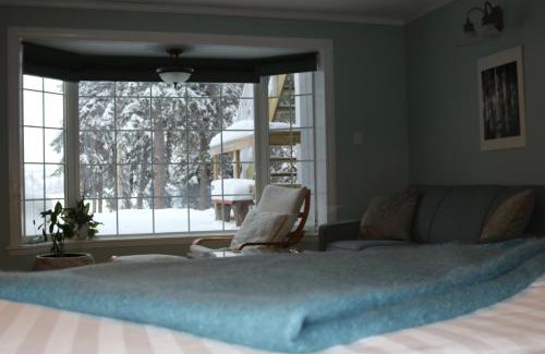 Yellowknife Bed & Breakfast | Great Slave Lakeside Bed & Breakfast