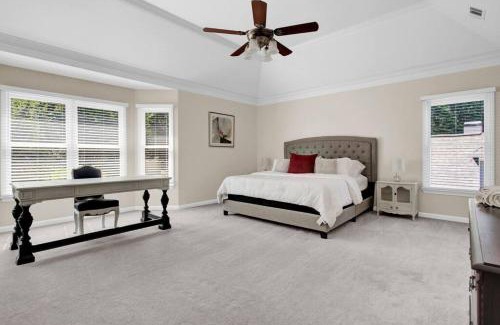 Roswell House | Great spacious home with great entertainment!