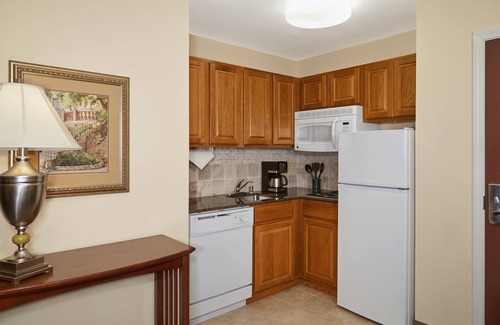 Franklin Condo | Great Suite Near Airport | Free Breakfast + Pool