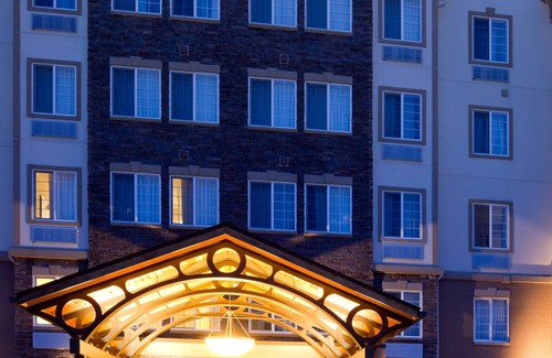 Franklin Condo | Great Suite Near Airport | Free Breakfast + Pool