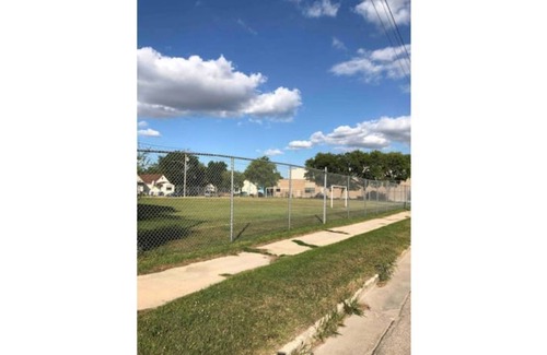 Winnipeg House | Great Townhouse 2 room/2 bath free parking & wiffi