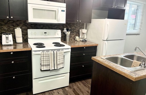 Red Deer Apartment | Great two bedroom apartment with WiFi in Red Deer
