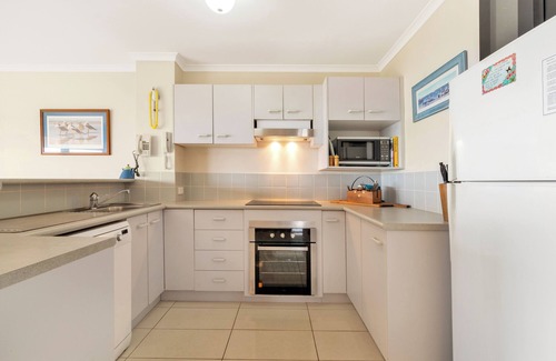 Woorim Apartment | Great Unit with Ocean Views
