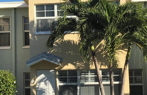 Indian Shores Condo | Great Vacation Condo - Barefoot Beach Resort - Ground Floor