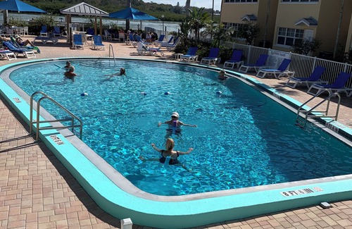 Indian Shores Condo | Great Vacation Condo - Barefoot Beach Resort - Ground Floor