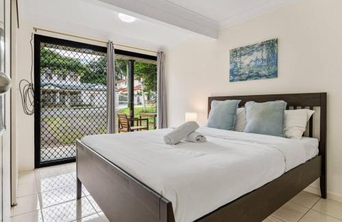 Robertson House | Great Value and Comfort Family Home 5 mins to Shops