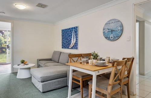 Robertson House | Great Value and Comfort Family Home 5 mins to Shops