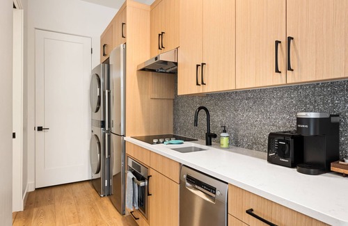 Hurricane House | Great Value! Comfy Classy Casita! Kitchen & W/D