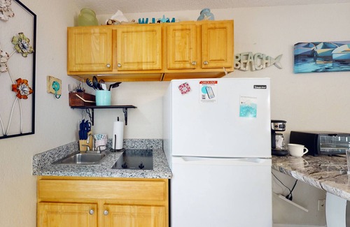 Redington Beach Condo | Great Value! Steps to Beach - Large Patio Area ~ Heated Pool ~ Free Parking - Ground Floor Condo