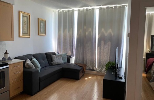 Richmond Hill Apartment | Great View of Downtown Toronto