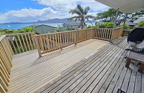 One Tree Point House | Great views at the Point
