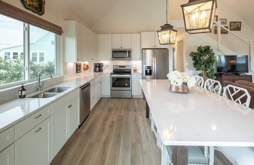 Surf Side Shores House | Great Views! Gorgeous Home in Surfside