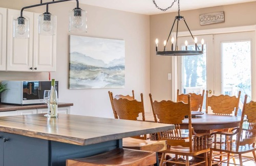 Consecon Cottage | Great waterfront oasis in the heart of Prince Edward County wine country