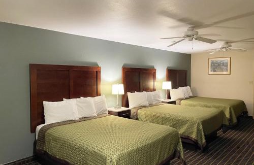 Carlsbad Hotel | Great Western Inn & Suites