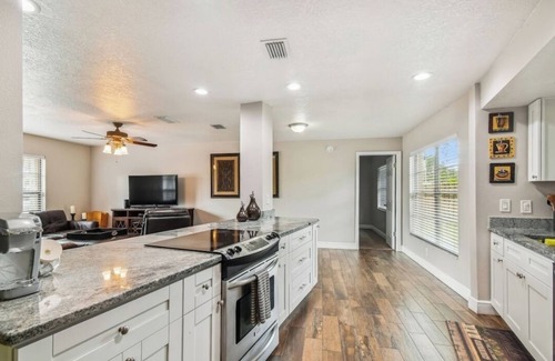 Greater Northdale House | Greater Northdale area home w/direct access to community park/tennis court