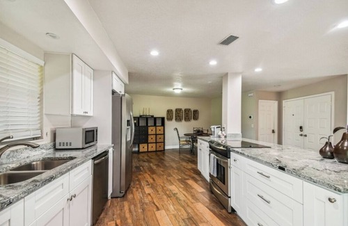 Greater Northdale House | Greater Northdale area home w/direct access to community park/tennis court