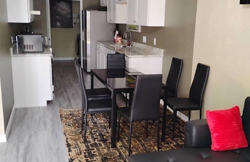 Nacogdoches Apartment | Green 101 Cozy brand new apartment in the heart of NAC, 2 mins away from SFA