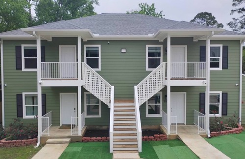 Nacogdoches Apartment | Green 101 Cozy brand new apartment in the heart of NAC, 2 mins away from SFA