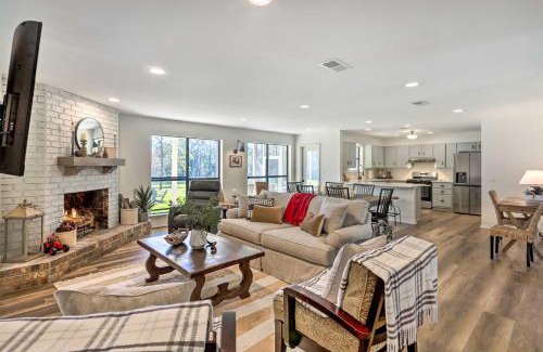 Molino House | Green Acres Home with Fire Pit and Fishing Pond